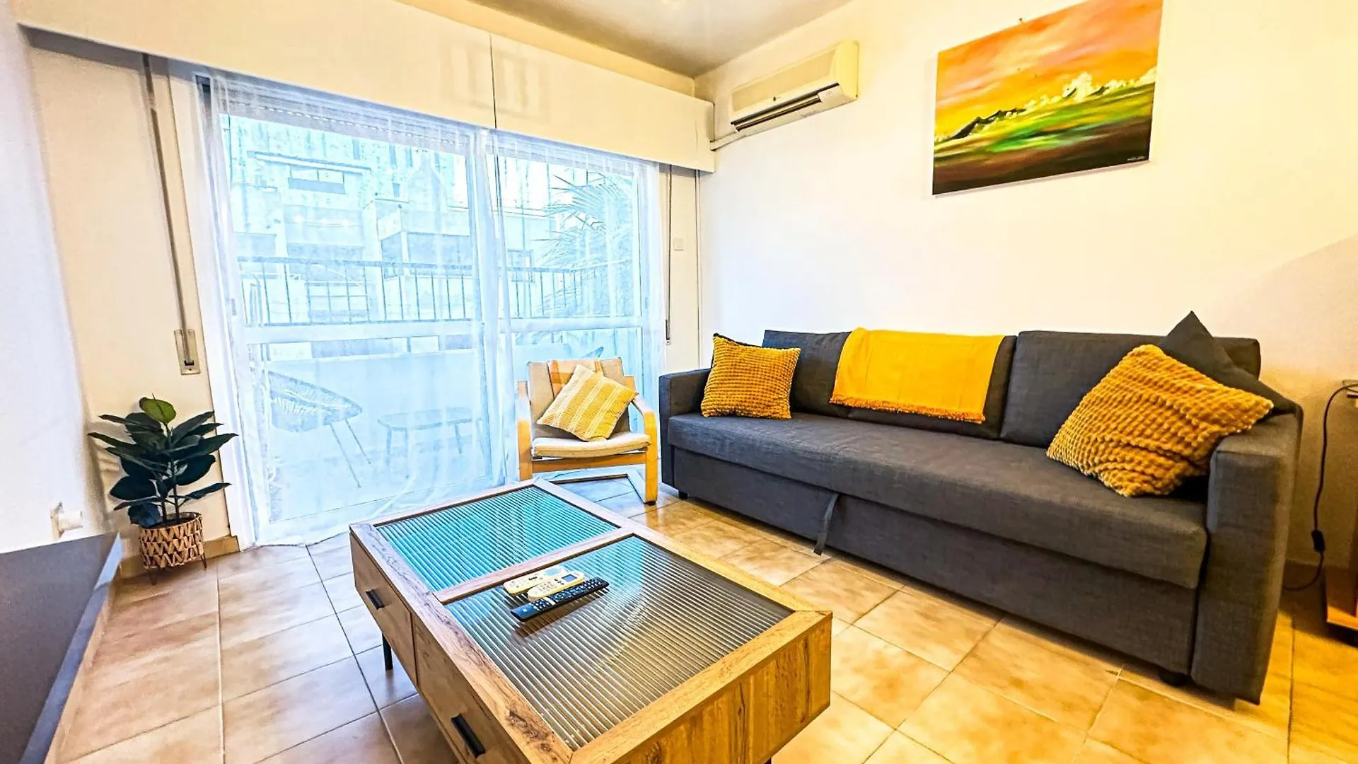 アパート Sea And Lake Breeze 1Br Apt ラルナカ キプロス